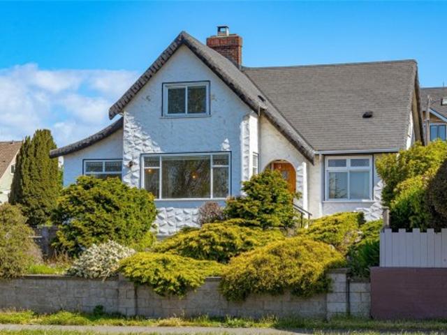 House for sale in James Bay, Victoria