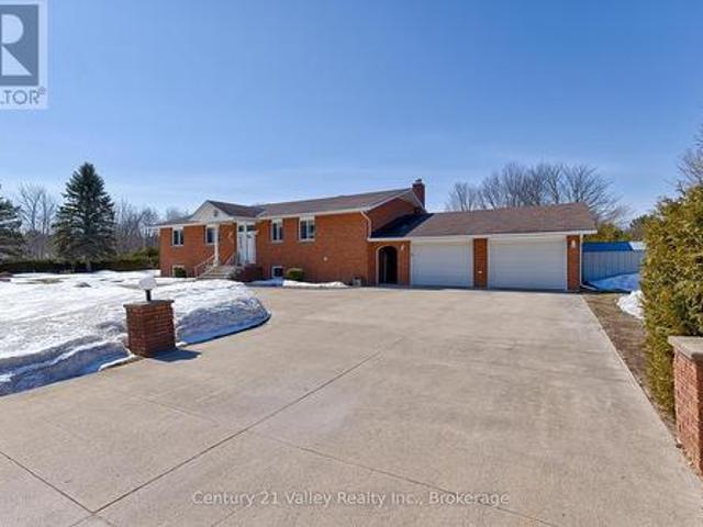 House for sale in Renfrew, Ontario