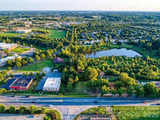 Commercial for sale in Mooresville, North Carolina