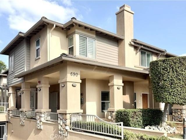 Condo for sale in Pasadena, California