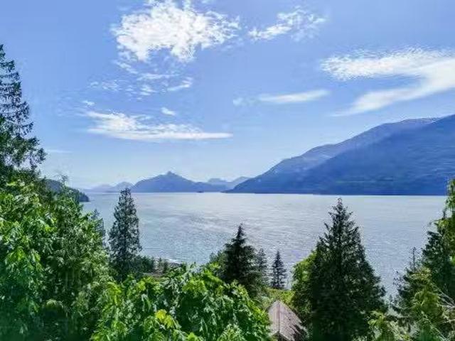 House for sale in Britannia Beach, British Columbia
