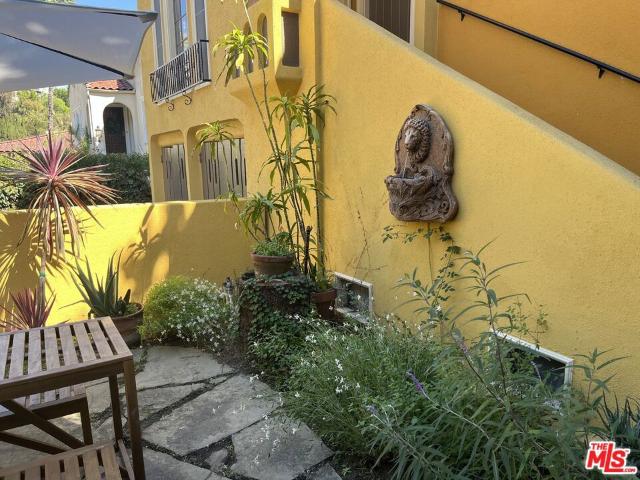 Property for rent in Hollywood, Los Angeles