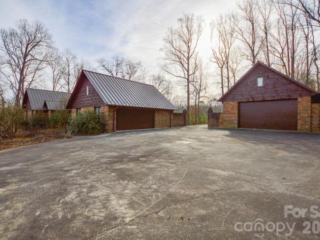 House for sale in Mount Pleasant, North Carolina