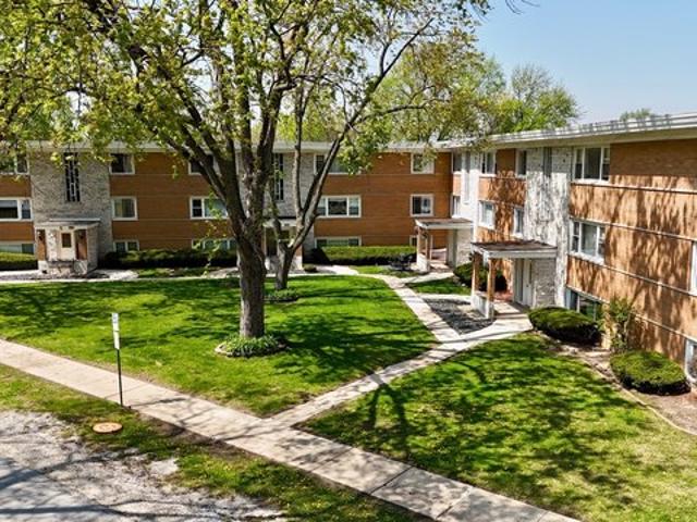 Condo for sale in Worth, Illinois