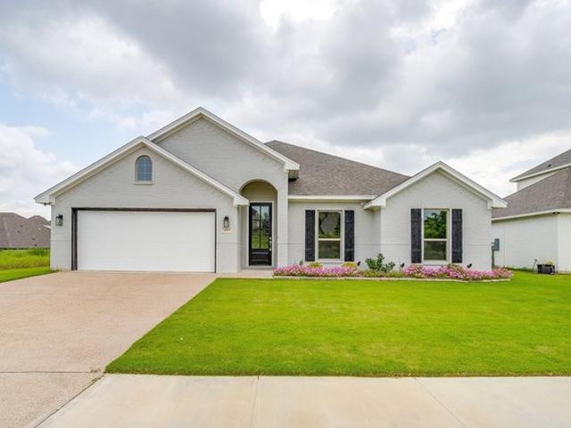 House for sale in Benbrook, Texas