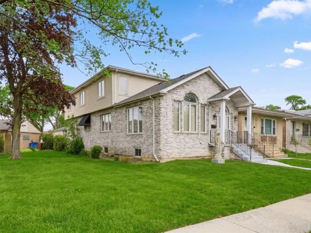House for sale in Harwood Heights, Illinois
