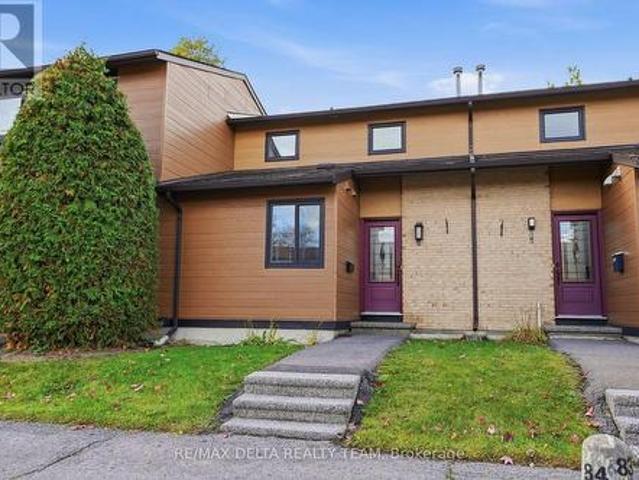 Townhouse for sale in Bilberry Creek, Ottawa