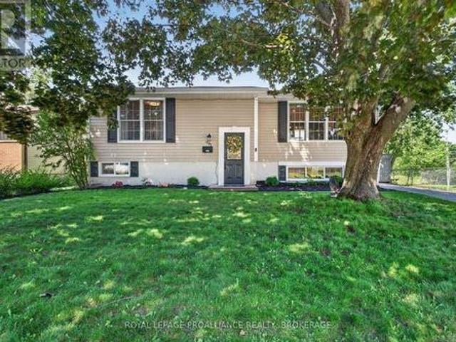House for sale in Ontario