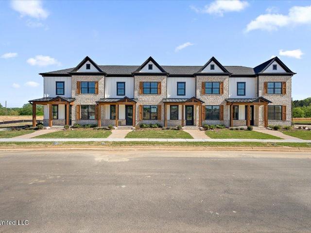 Townhouse for sale in Hernando, Mississippi