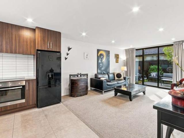 Townhouse for sale in Saint Albans, Canterbury