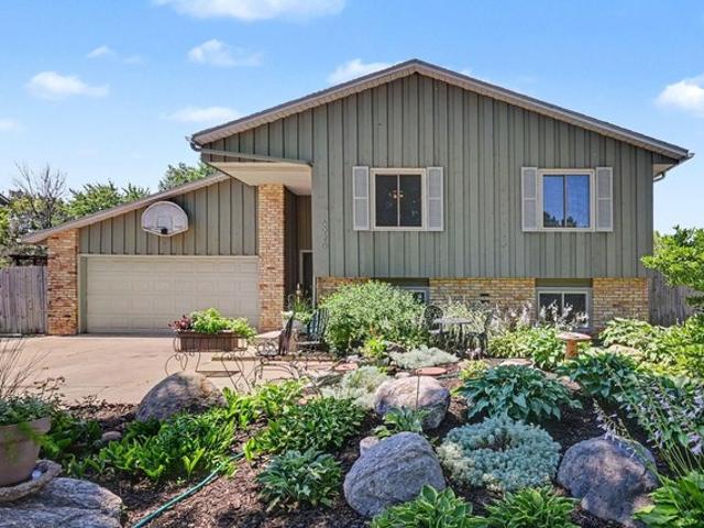 House for sale in Cottage Grove, Minnesota