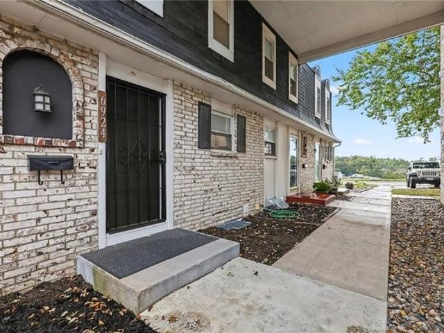 Townhouse for sale in Kansas City, Missouri