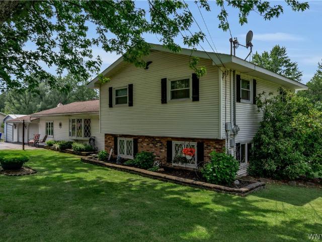 House for sale in Niagara, New York