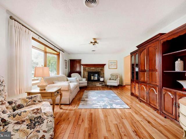 House for sale in Gibsonton, Maryland