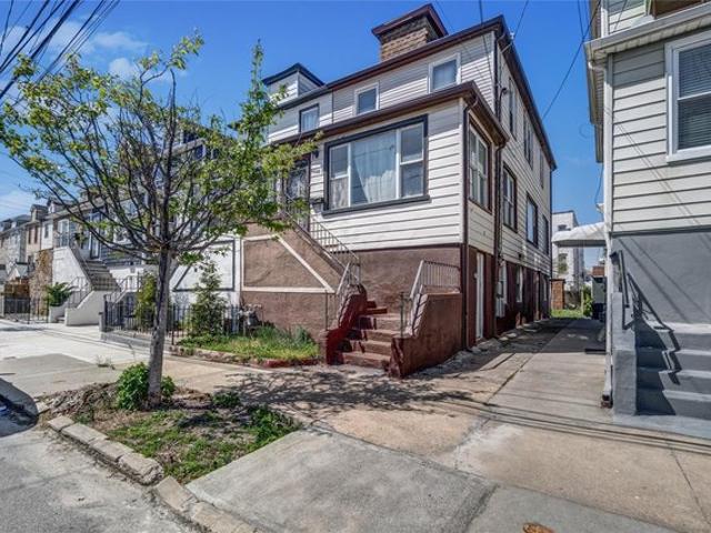House for sale in Queens, Arverne