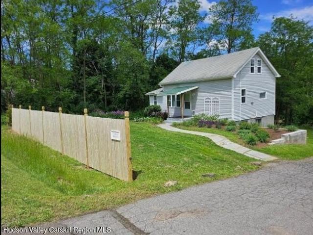 House for sale in Acra, New York
