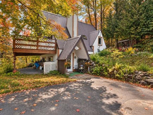 House for sale in Saint-Sauveur, Laurentides