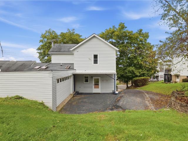 House for sale in Amity, Amwell Township
