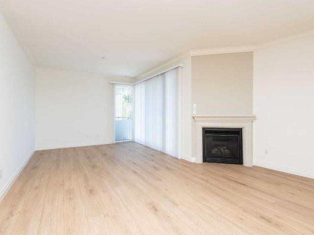 Apartment for rent in Canoga Park, California