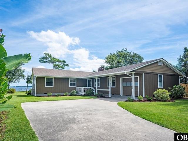 House for sale in Manns Harbor, North Carolina