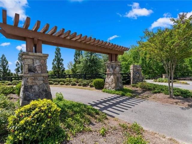 House for sale in Flowery Branch, Hall County