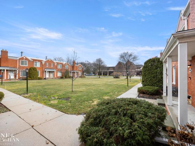 Condo for sale in Grosse Pointe, Michigan