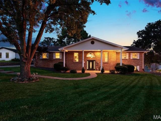 House for sale in Edwardsville, Illinois
