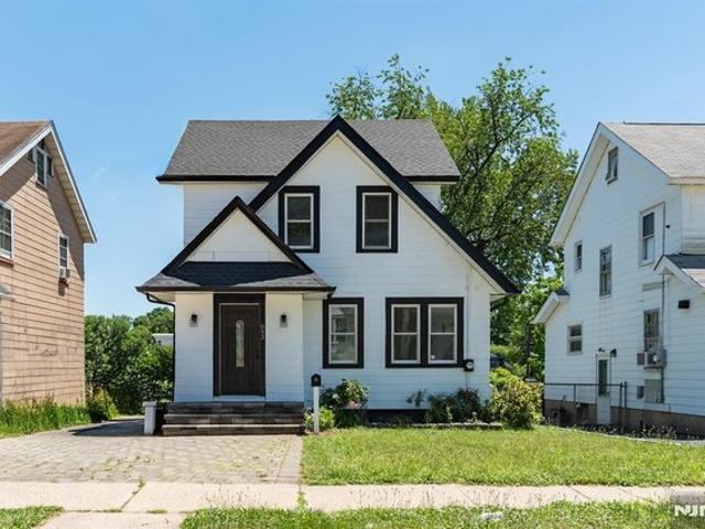 House for sale in Teaneck, New Jersey