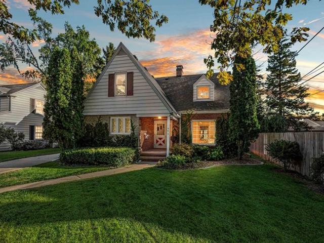House for sale in Neenah, Winnebago County