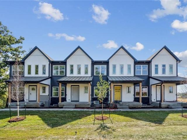 Townhouse for sale in Linn, Iowa
