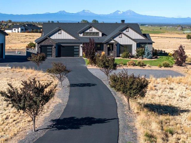 House for sale in Powell Butte, Crook County