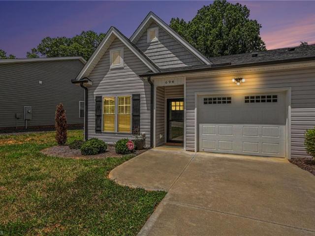 Townhouse for sale in Yadkinville, North Carolina