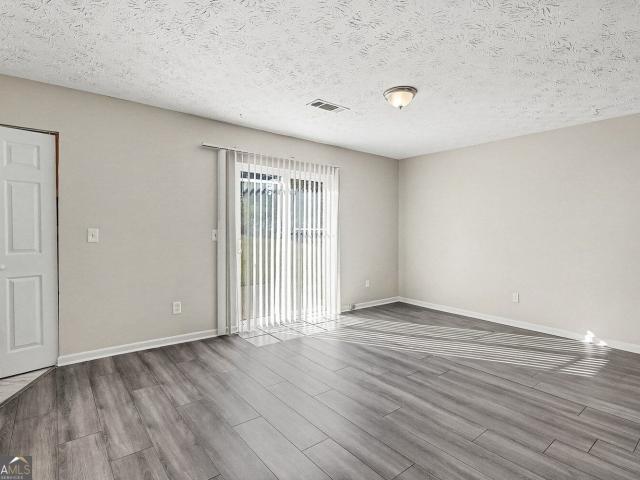 House for sale in North Pond, Riverdale