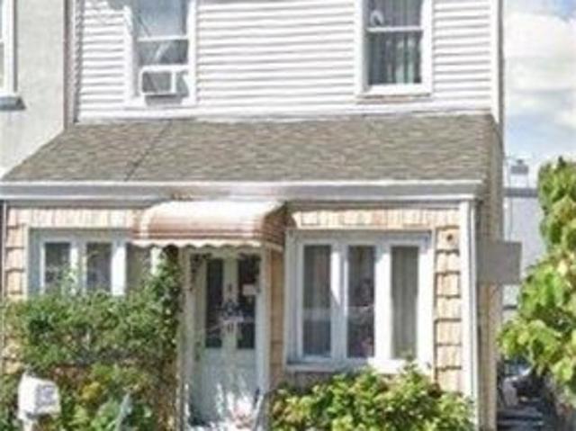 House for sale in Queens, Arverne