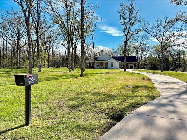 House for sale in Henderson, Texas
