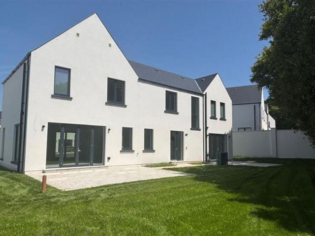 Detached House for sale