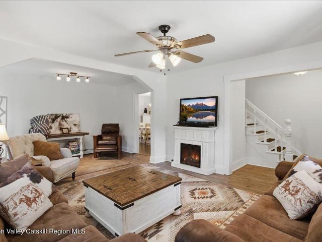 House for sale in Acra, New York