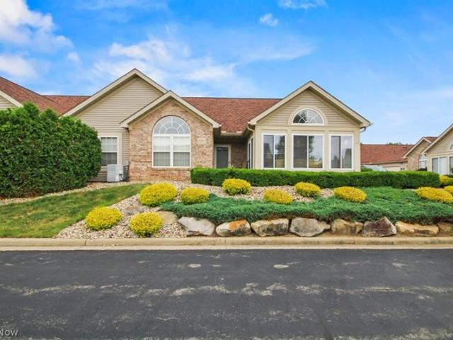 Condo for sale in Poland, Ohio