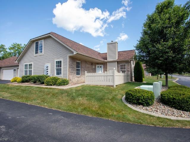 Condo for sale in Poland, Ohio