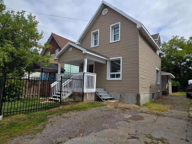 Duplex for sale in North Bay, Ontario