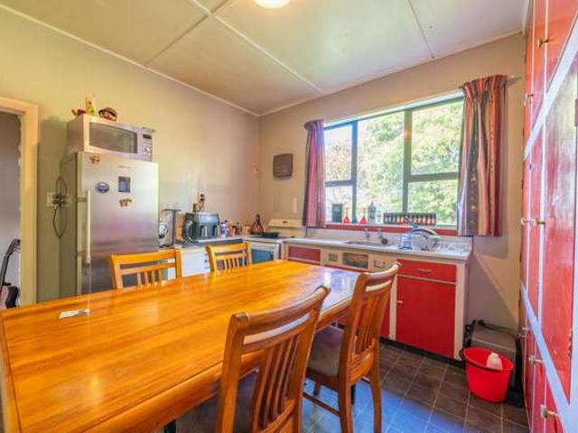 House for sale in Otakou