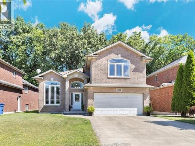 House for sale in Ontario