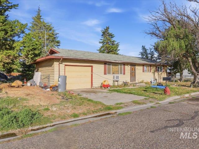 House for sale in Ontario, Malheur County