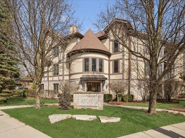 Condo for sale in Highland Park, Illinois