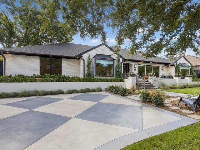 House for sale in Dallas, Dallas County