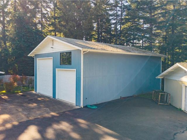 House for sale in North Bend, Oregon