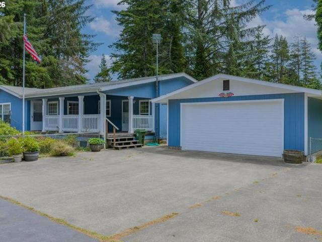 House for sale in North Bend, Coos County