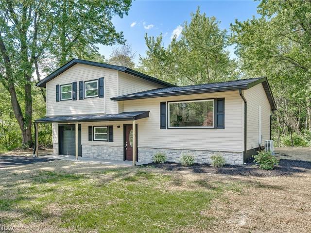 House for sale in Hubbard, Ohio