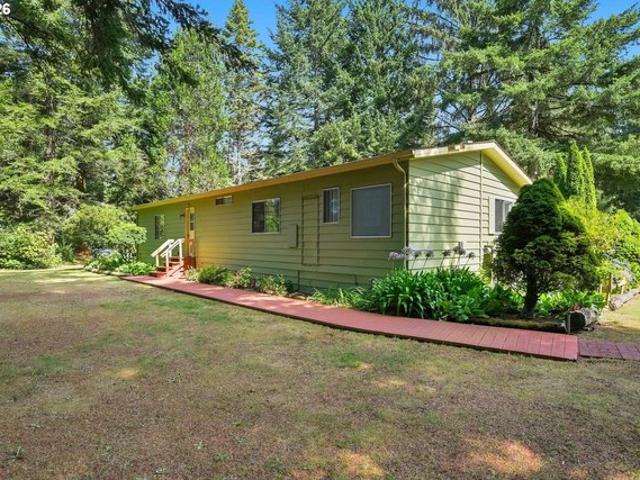 House for sale in North Bend, Coos County