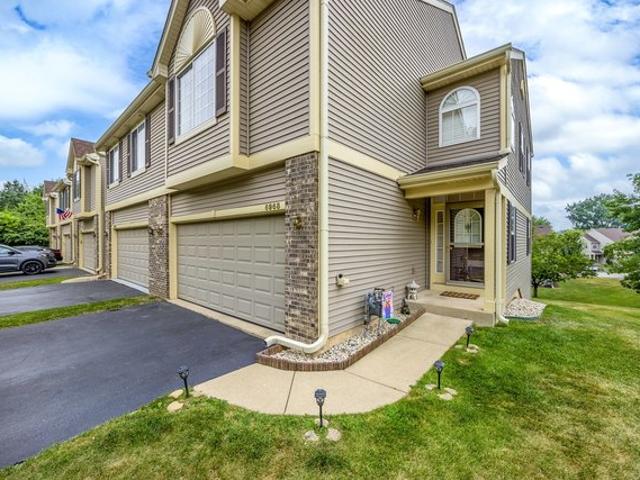Townhouse for sale in Fox Lake, Illinois